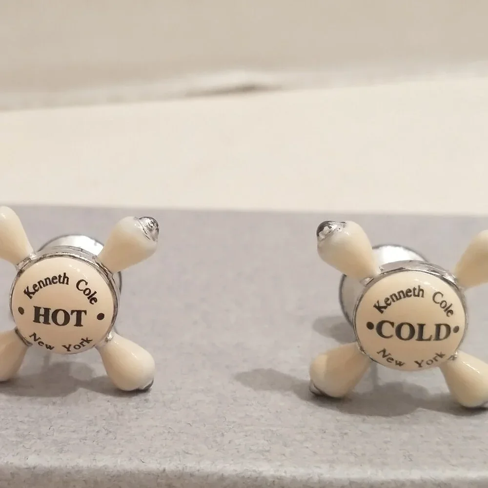FUNKY VINTAGE KENNETH COLE CUFFLINKS, WHITE/SILVER